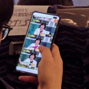 Флагман Samsung Galaxy S10+ засветился на живом фото